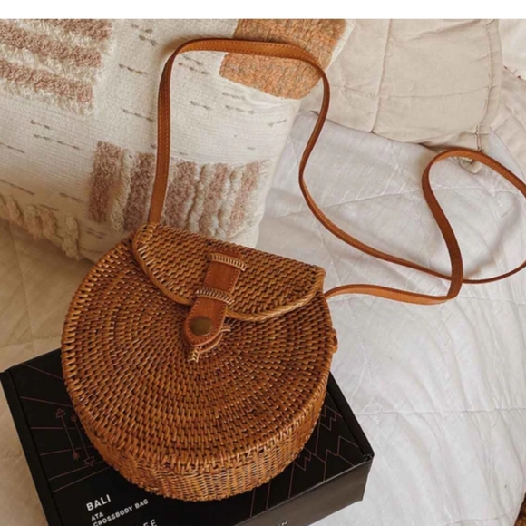 Crabtree and Evelyn Bali Ata Rattan and Leather Crossbody Bag - Picture 4 of 7